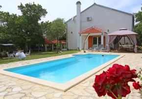  Holiday Home Krka Waterfalls  Лозовац